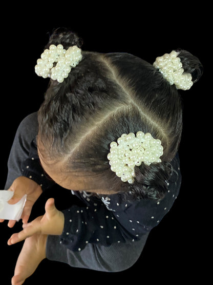 PEARLISH SCRUNCHIES